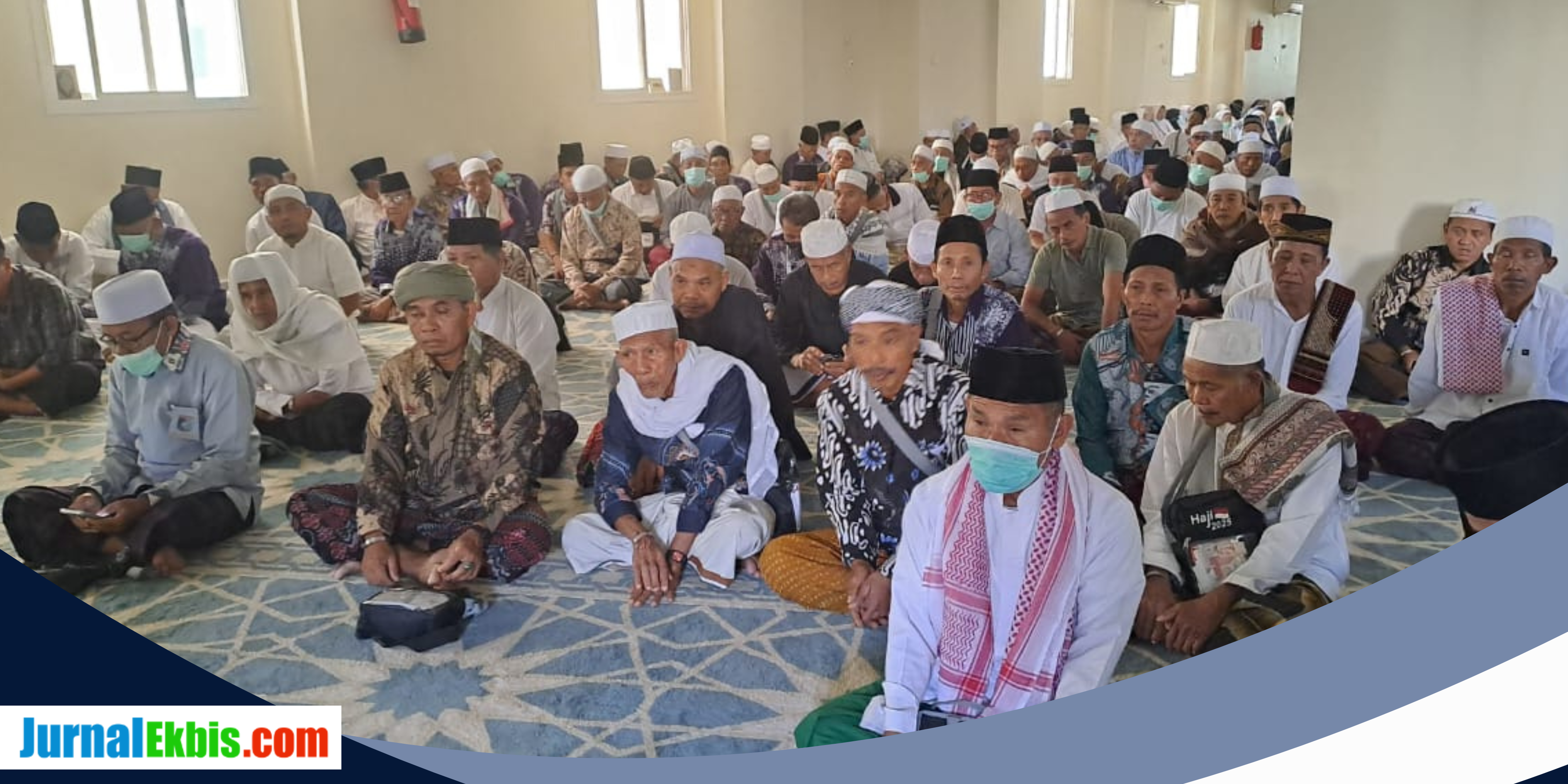 Kakanwil Kemenag NTB Beri Pembinaan Jamaah Haji di Makkah