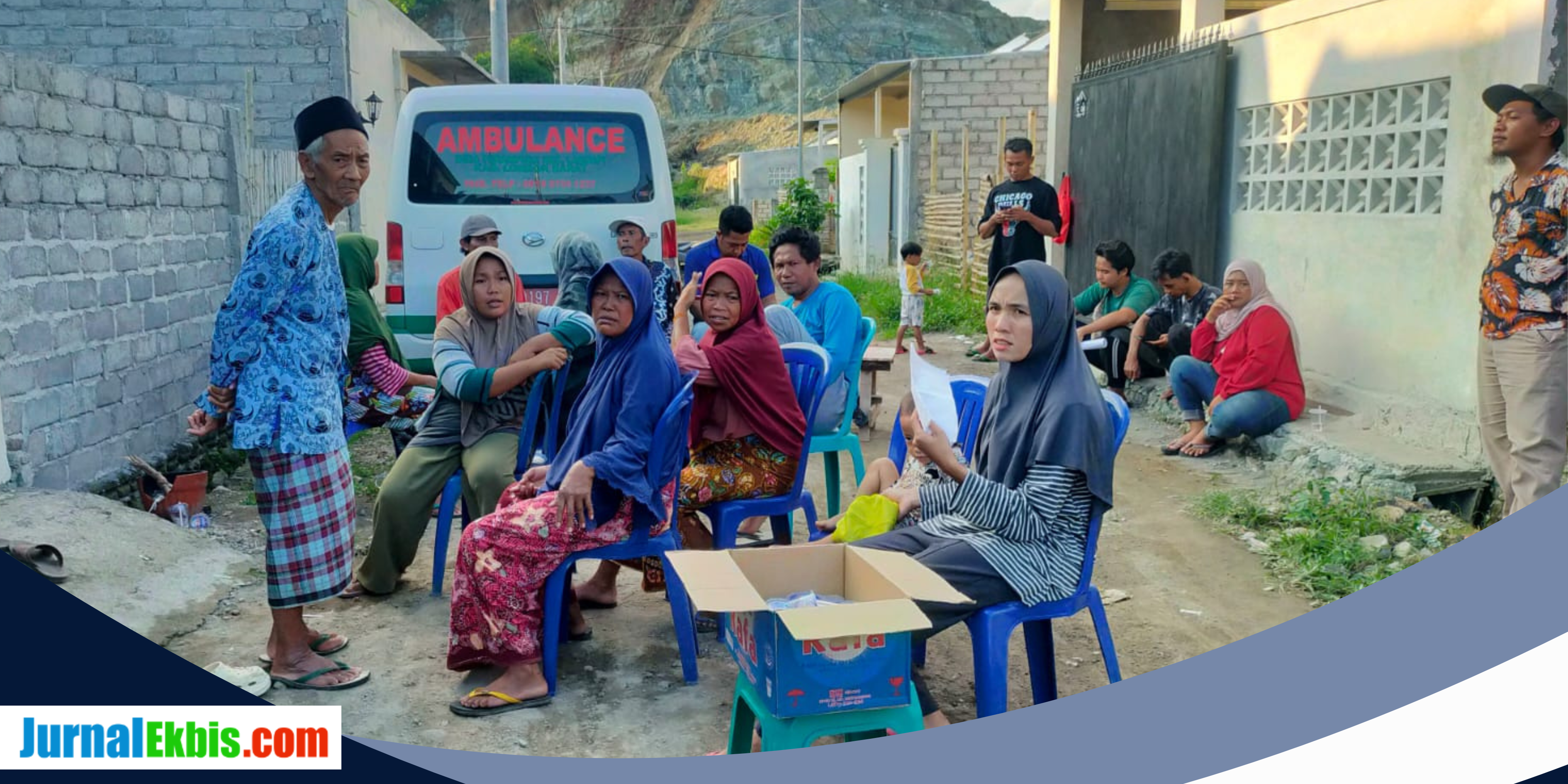 Tak Kenal Libur, Dukcapil Lombok Barat Kejar Target Migrasi Adminduk Warga Perumahan di Labuapi