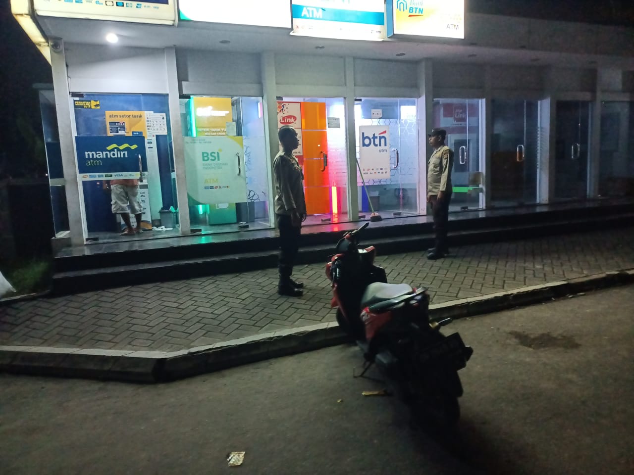 Patroli Dini Hari Polsek Batulayar Sasar Titik Rawan