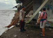 Cuaca Buruk Ancam Pesisir, Polsek Batulayar Bergerak Cepat