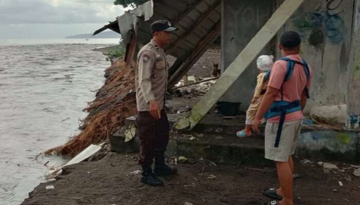 Cuaca Buruk Ancam Pesisir, Polsek Batulayar Bergerak Cepat