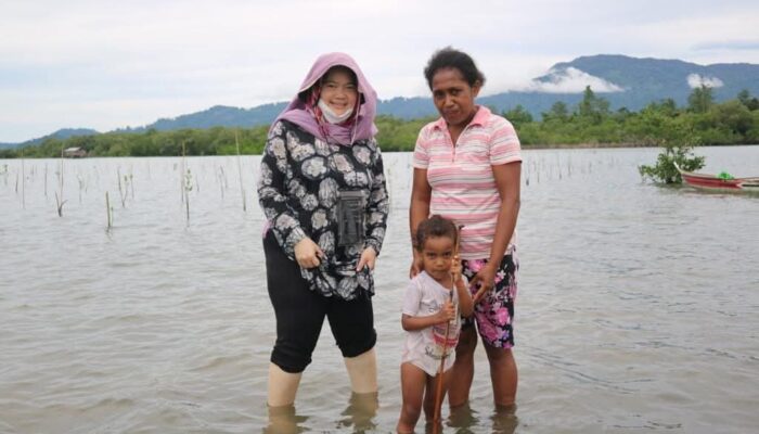 Belajar Cinta dan Kepercayaan dari Mangrove