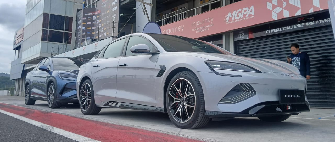 BYD Seal Unjuk Gigi di Mandalika: Sensasi Mobil Listrik di Lintasan Kelas Dunia