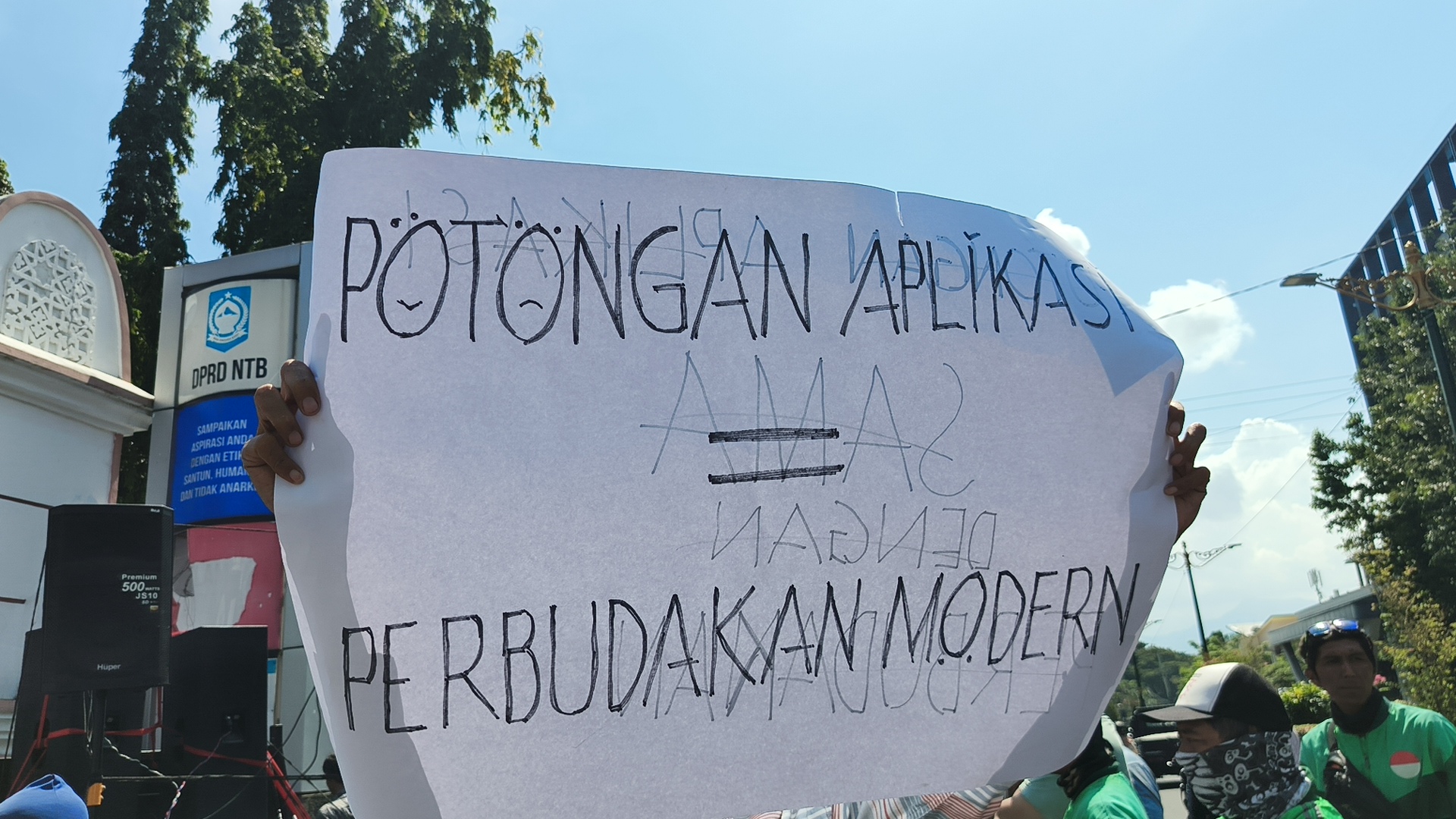 Ratusan Ojol NTB Mogok Massal, Tuntut Hentikan Tarif Promo dan Potongan Tak Wajar