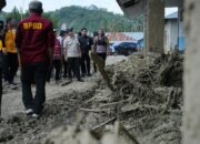 Wamen Atip Tinjau Sekolah Terdampak Banjir Donggala