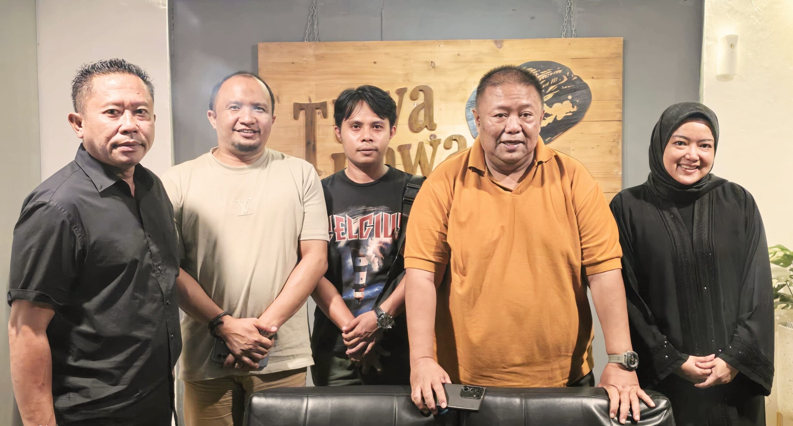 Panggung Kritik Iqbal–Dinda: Diskusi Publik Bernuansa Hiburan