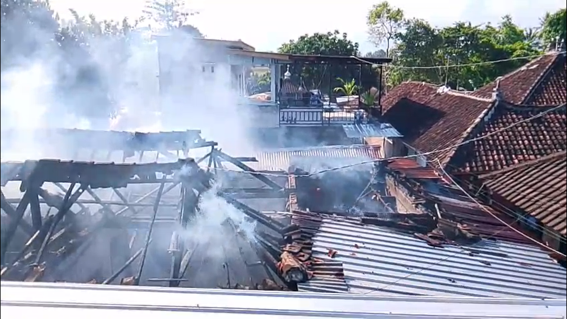 Istri Baru Melahirkan, Rumah Hariyanto Ludes Terbakar