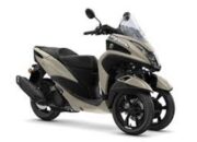 Tricity 125 Bikin Geger! Skuter Tiga Roda yang Bikin Motor Lain Ketinggalan