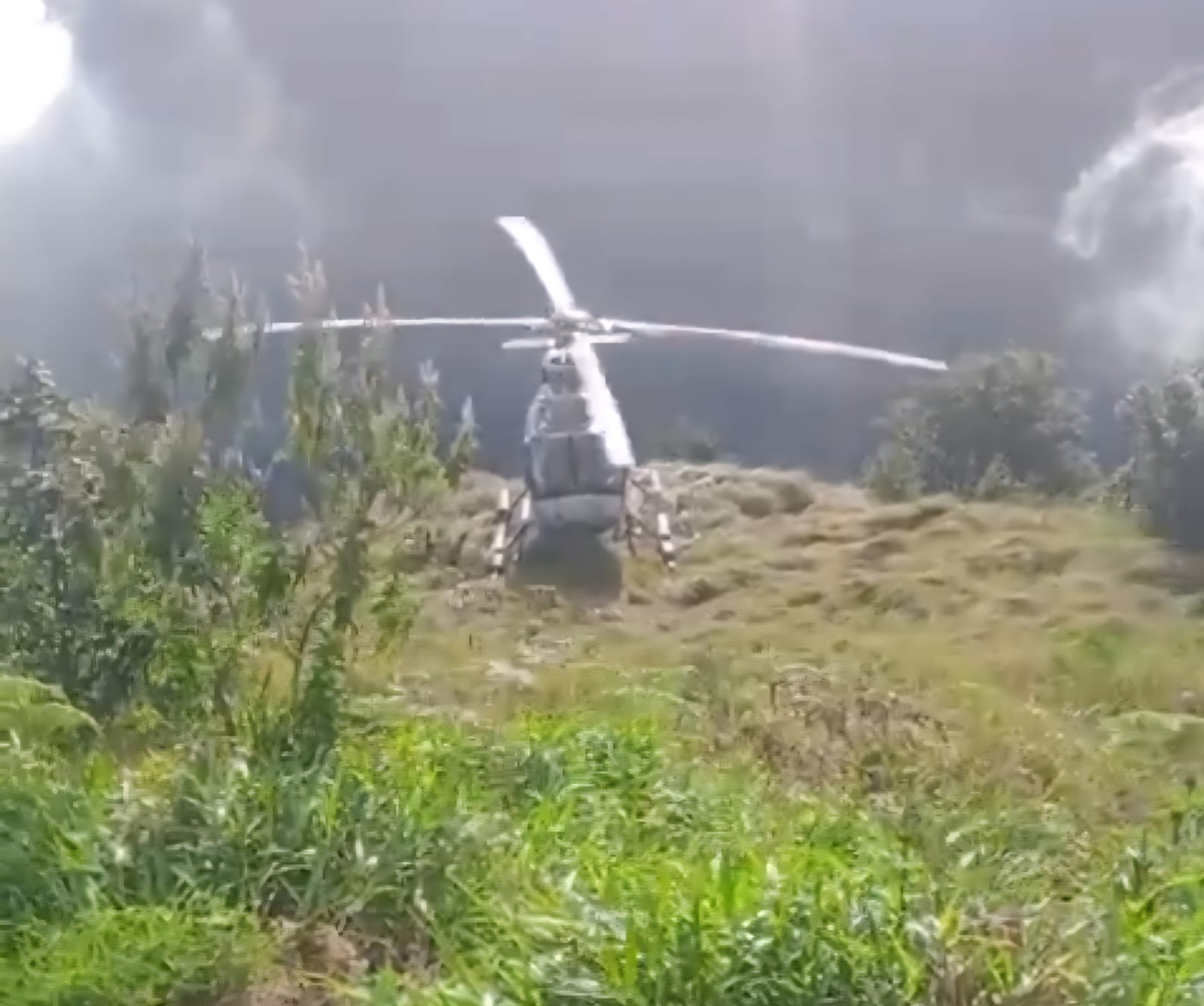 Pendaki Asal Swiss Selamat dari Kecelakaan di Gunung Rinjani: Dievakuasi Udara ke Bali