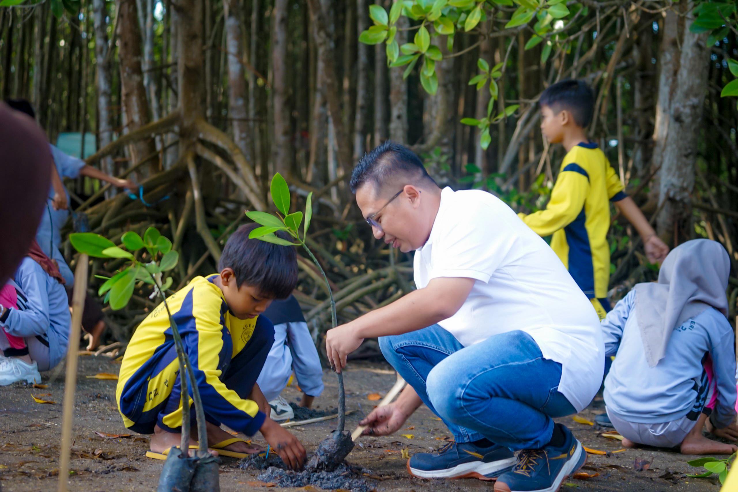 PLN dan Pokdarwis Hadirkan Rest Area dan UMKM Store di Bale Mangrove