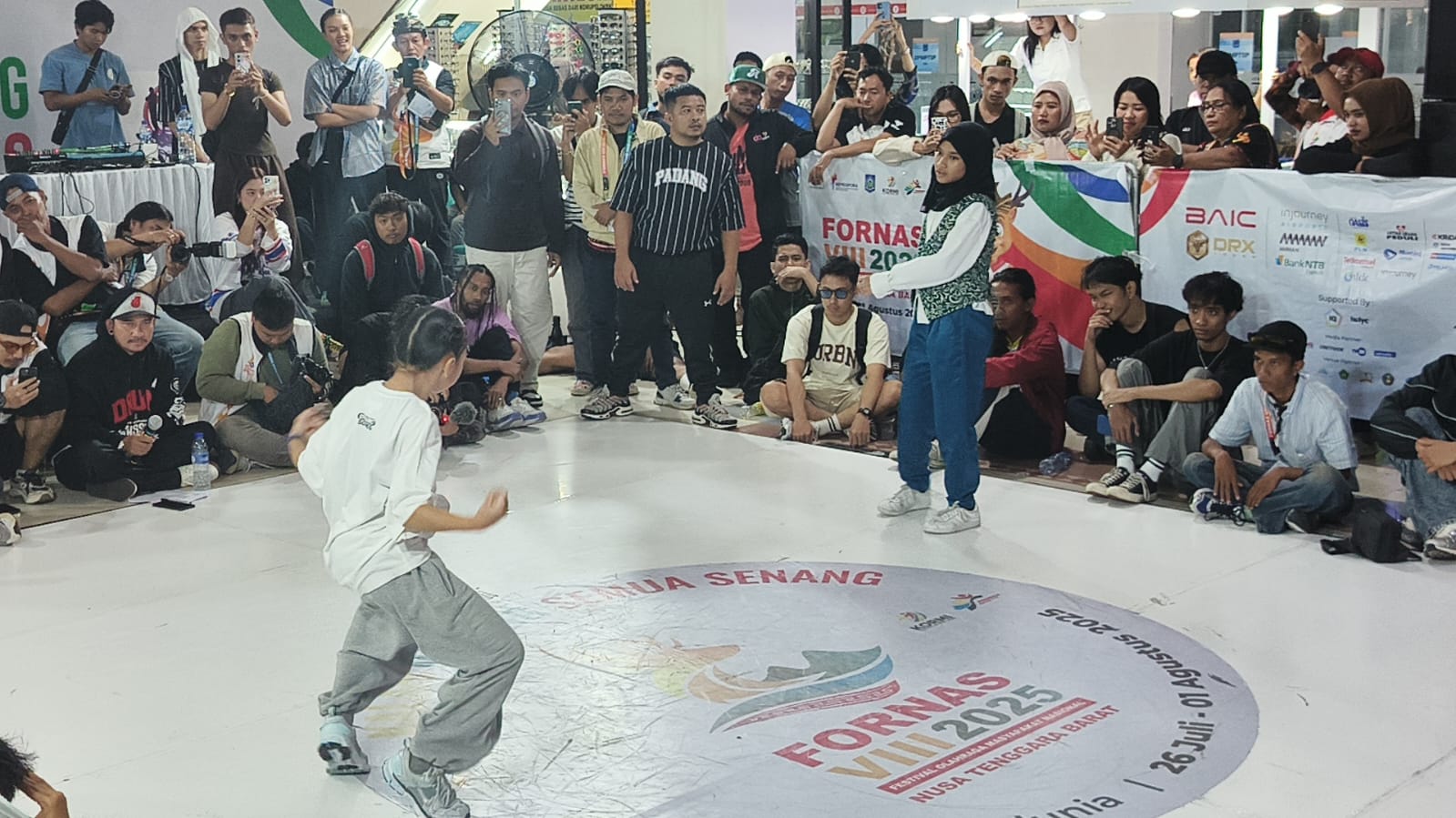 Breaking Keterbatasan, Membangun Identitas: B-Boy Indo di Jantung FORNAS VIII 2025