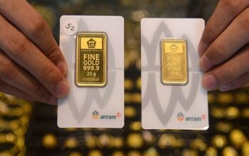 Harga emas hari ini bervariasi! Antam turun Rp10.000