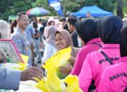 CFD Mataram Meriah, Warga Antusias Beli Beras Murah di Teras Udayana
