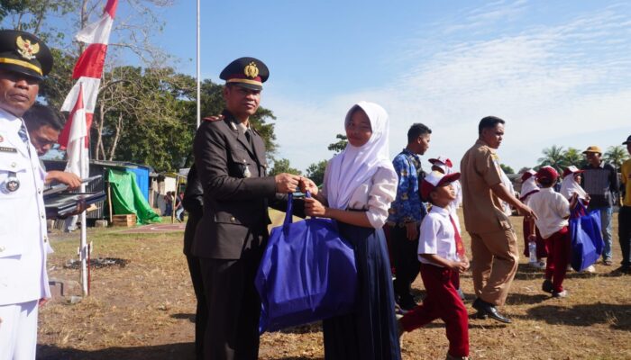 PT Autore Bantu Perlengkapan Sekolah untuk Anak Disabilitas di Lombok Timur pada HUT RI ke-80
