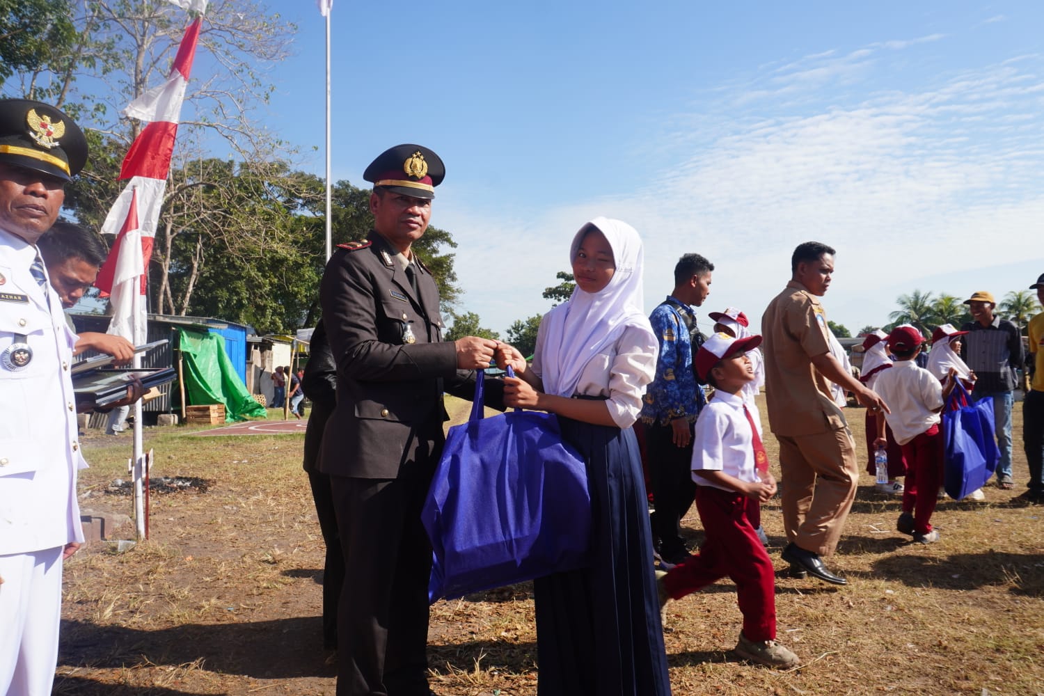 PT Autore Bantu Perlengkapan Sekolah untuk Anak Disabilitas di Lombok Timur pada HUT RI ke-80
