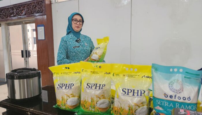 Medium Serasa Premium, Ketua PKK NTB Puji Kualitas Beras Bulog