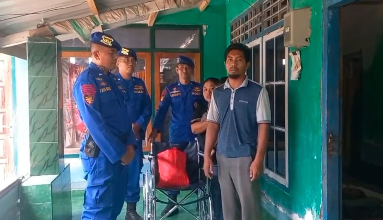Ditpolairud Polda NTB Bantu Kursi Roda dan Sembako untuk Warga Pesisir Sekotong