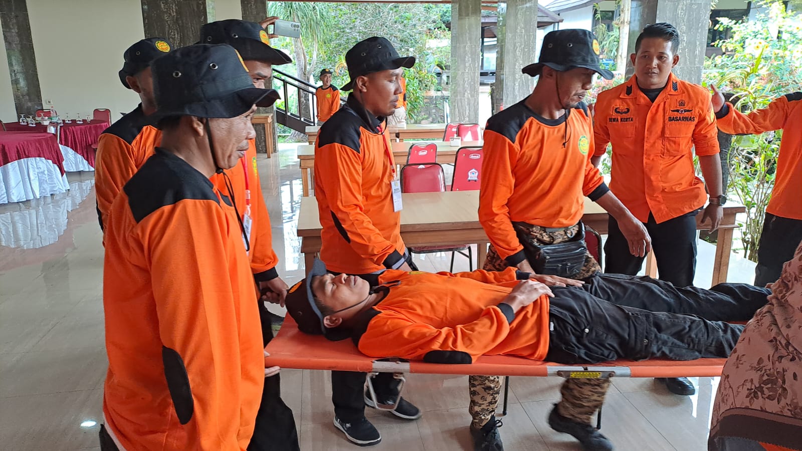 Basarnas Latih Warga Sembalun Jadi Tim SAR Tangguh di Kaki Rinjani