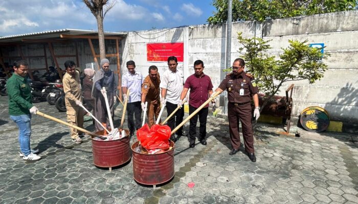 Kejari Mataram Musnahkan Barang Bukti 165 Perkara, Didominasi Kasus Narkotika