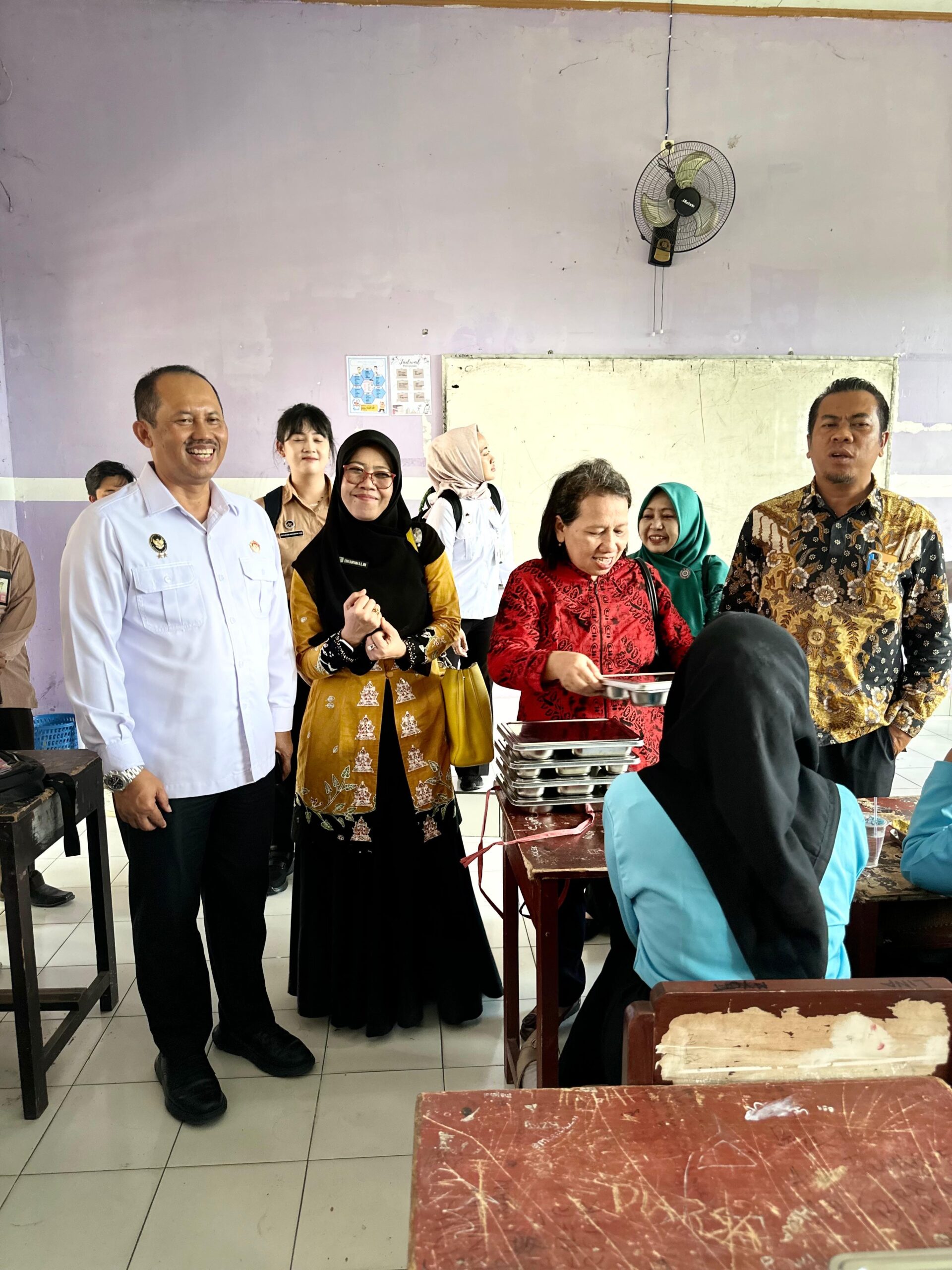 Kemenko Polkam Tinjau KDMP di Lombok Barat, Dorong Jadi Mitra MBG