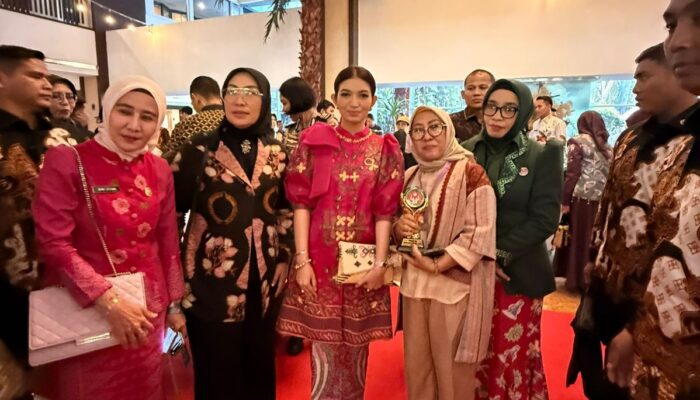 La Rose Tenun Lombok Raih Juara di Dekranas Award 2025, NTB Harumkan Nama Daerah