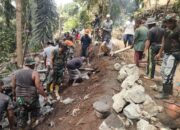 Satgas TMMD ke-126 Kodim 1606/Mataram Bangun Talud 400 Meter di Lingsar, Warga Antusias Gotong Royong
