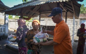 Lapas Lombok Barat Gelar Jalan Sehat dan Baksos, Bagikan 25 Paket Sembako untuk Warga Sekitar