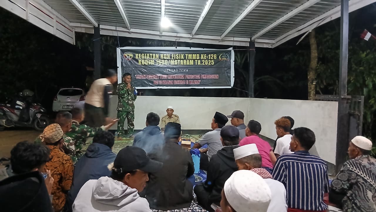TMMD Kodim 1606/Mataram Ajak Warga Lingsar Menanam Kakao Demi Ekonomi Hijau