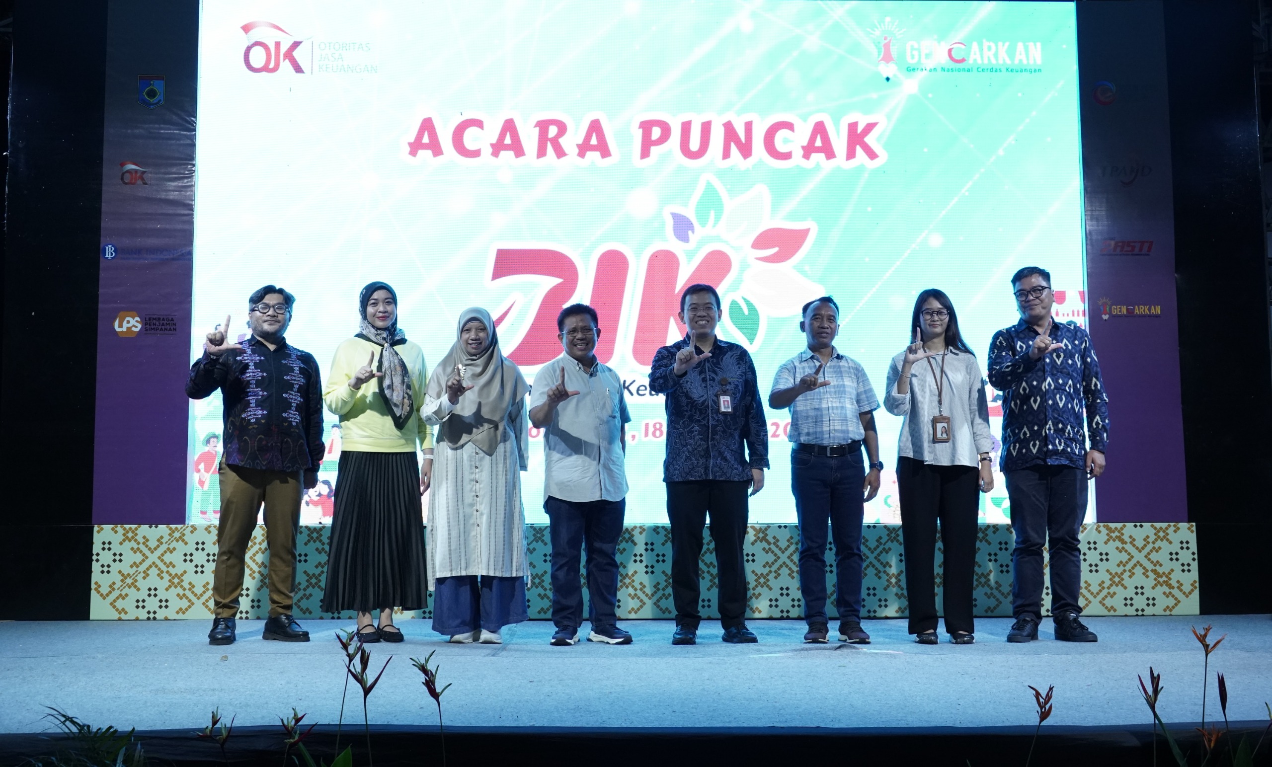 OJK NTB Dorong Literasi dan Inklusi Keuangan Lewat Pasar Keuangan Rakyat di Lombok Barat
