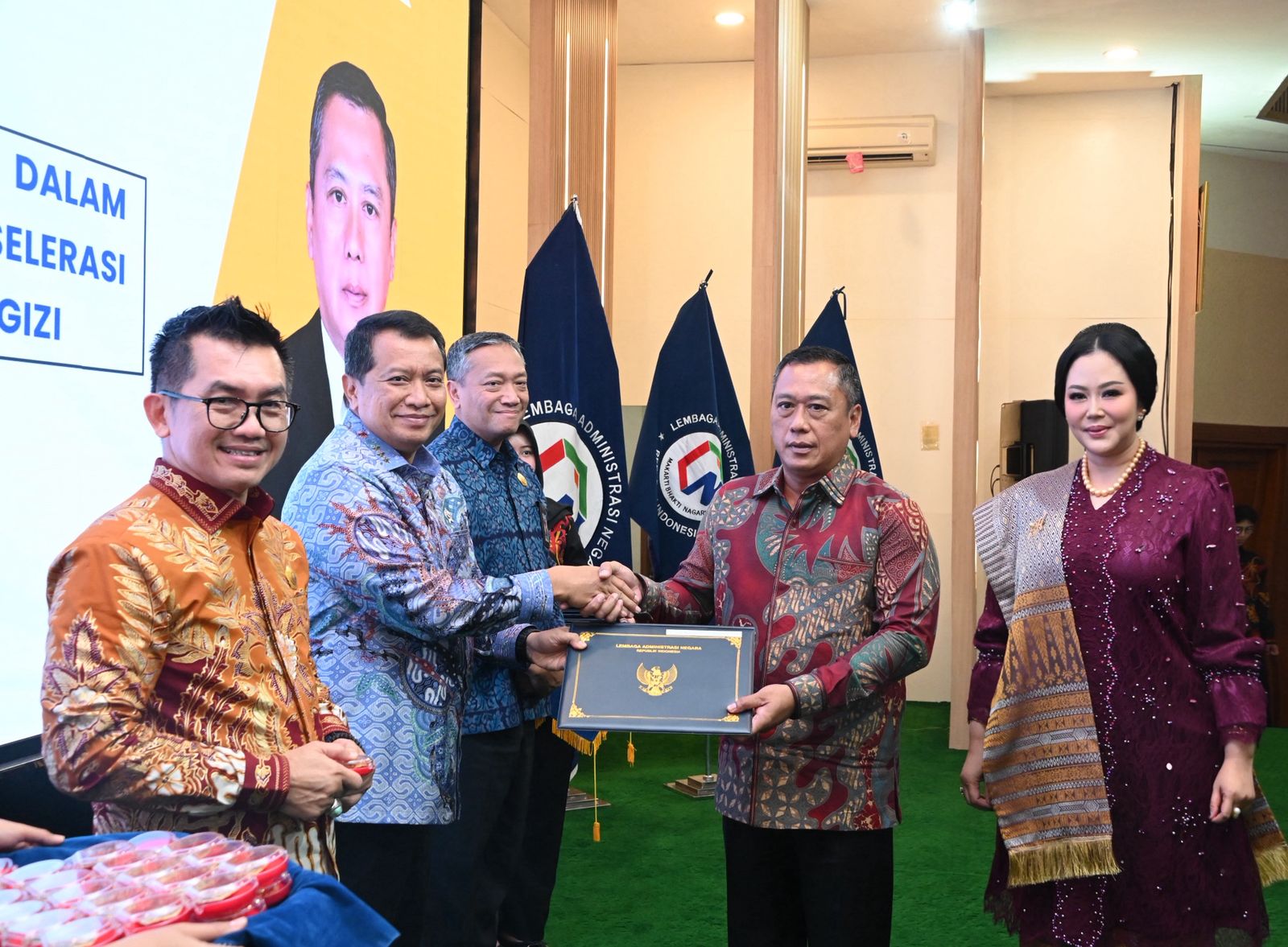 Kombes Lalu Iwan Mahardan Masuk 9 Besar Lulusan Terbaik PKN Tingkat I 2025, Harumkan Nama NTB dan Polri