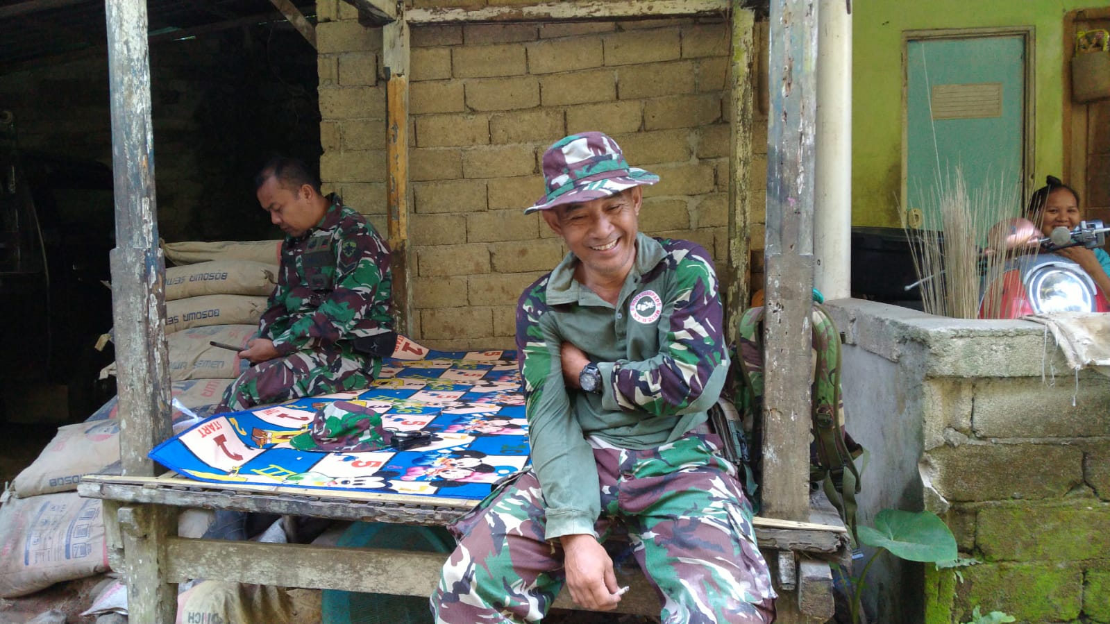 TMMD ke-126 Kodim 1606 Mataram Disambut Hangat, TNI dan Warga Giri Madia Bangun Jalan Bersama