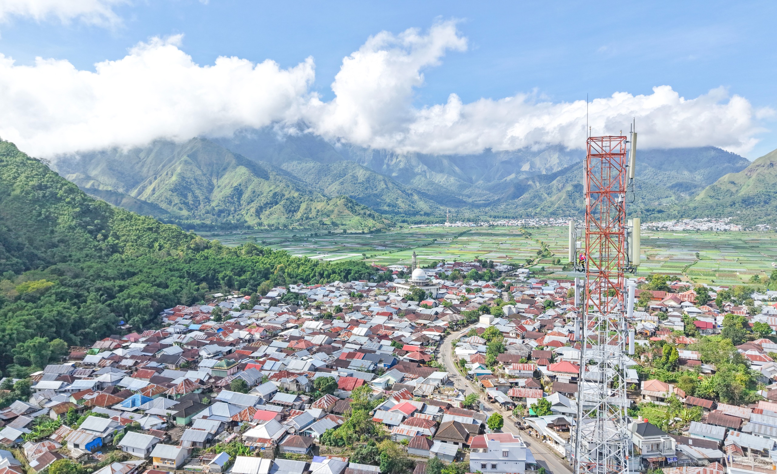 Kinerja Moncer! Indosat Catat Pendapatan Rp14 Triliun di Kuartal III 2025, Trafik Data Bali Nusra Naik 10,7%