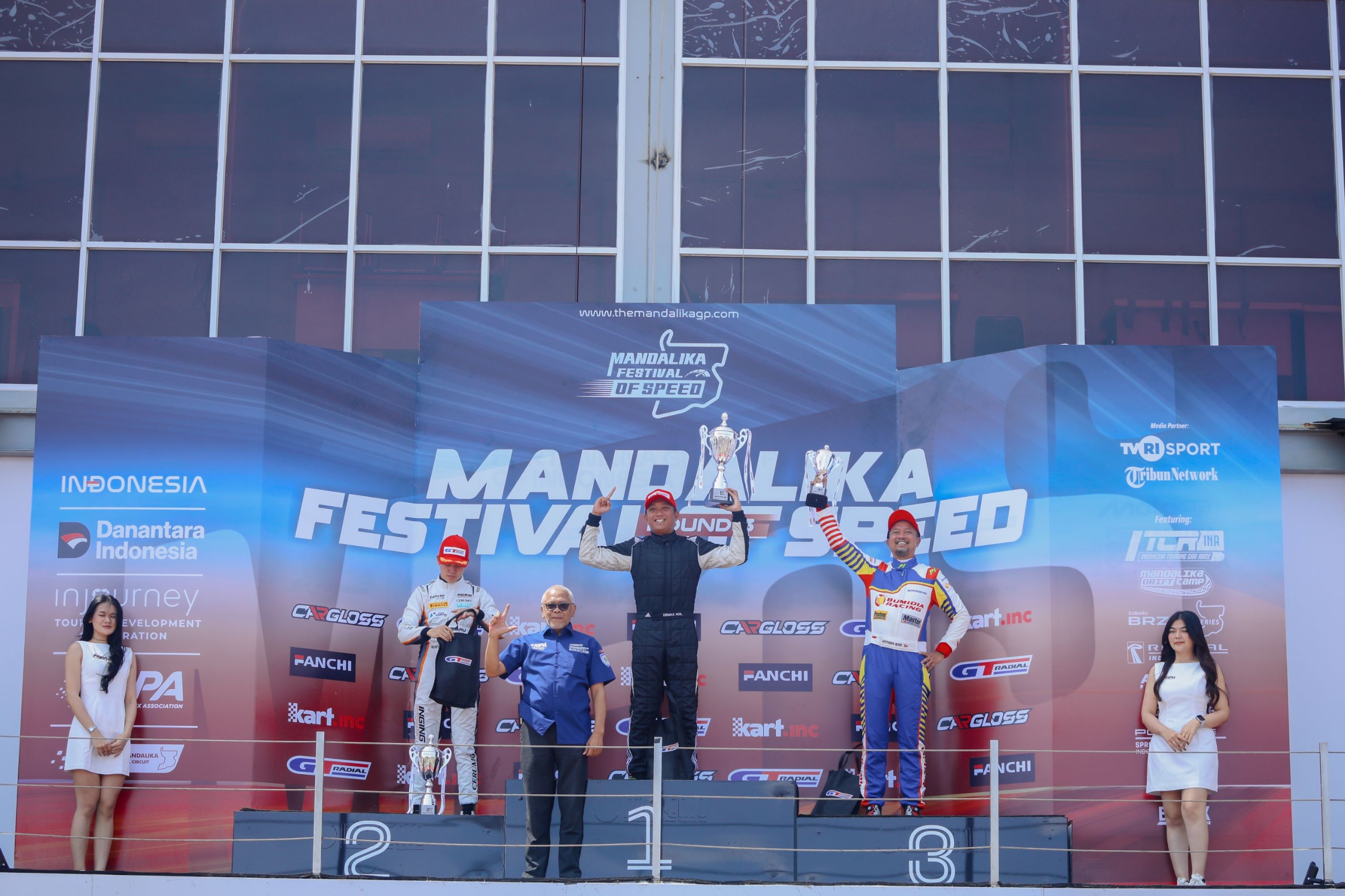 Demas Agil Menang Dramatis di Race 1 Subaru BRZ Super Series Mandalika 2025