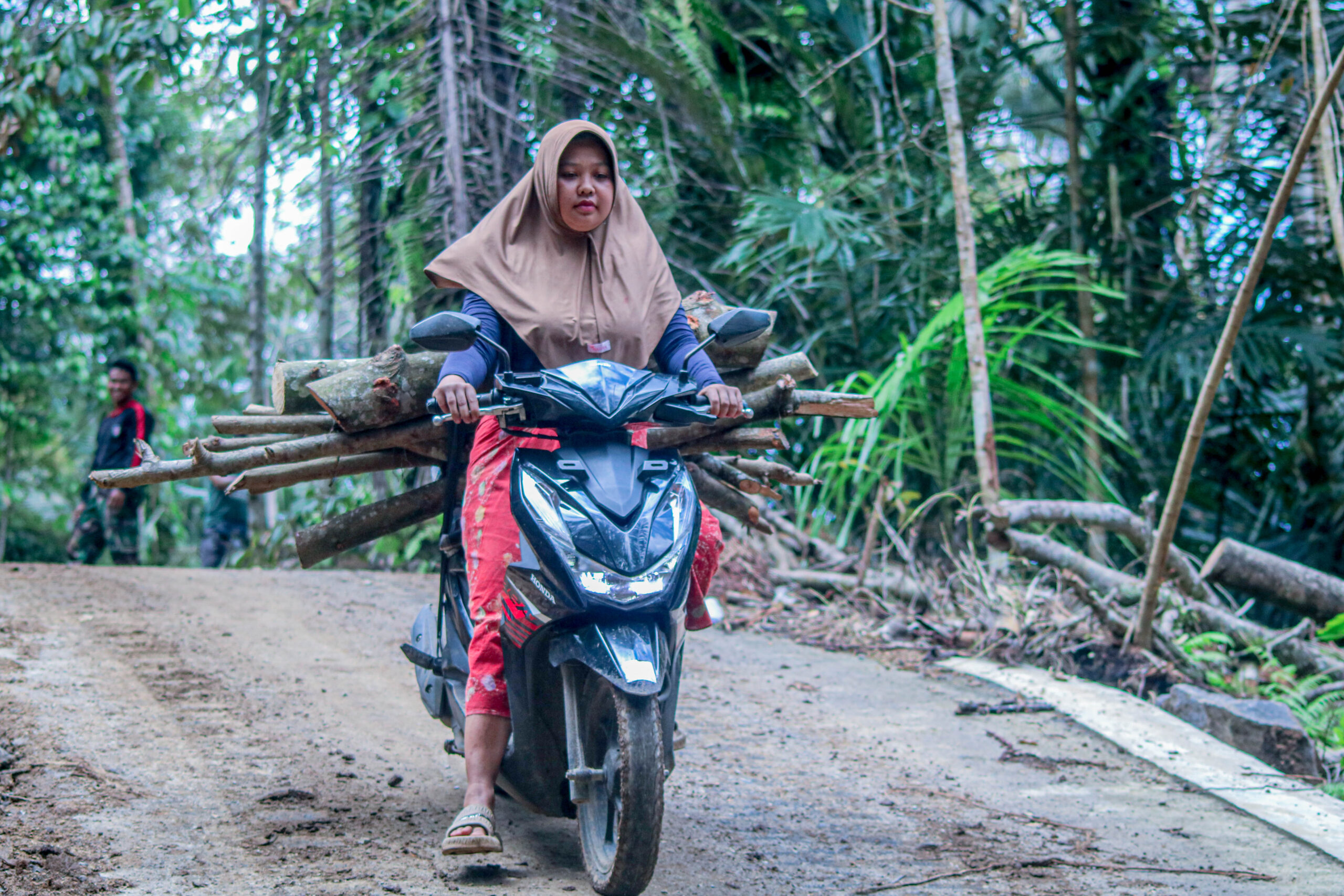 Akses Baru TMMD di Lingsar Permudah Petani Angkut Hasil Bumi, Warga: Dulu Butuh 1 Jam, Sekarang Cuma 5 Menit
