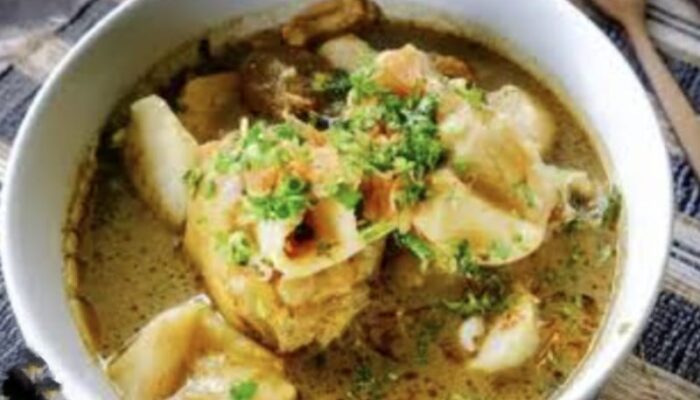 Viral! Lontong Kikil Murah Meriah di Depan Taman Sangkareang Mataram, Pagi Sudah Ludes