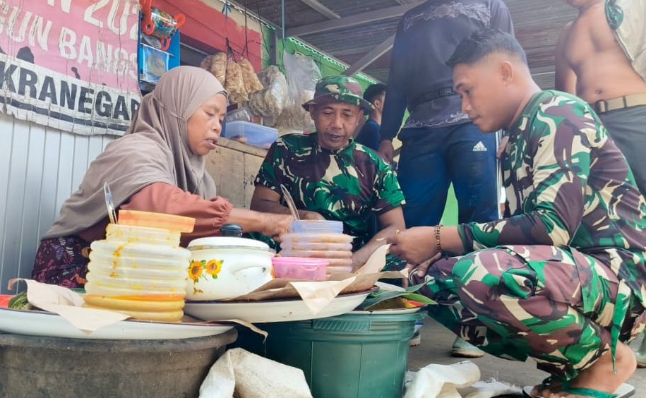 Kisah Inaq Alimudin, Ibu Tangguh Penjual Pelecing Urap yang Warnai TMMD di Lombok Barat