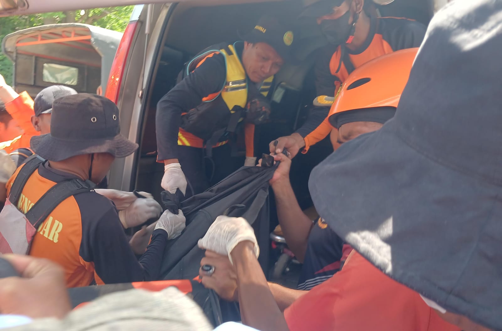 Lansia Hilang Terseret Banjir di Bima Ditemukan Tewas Mengambang di Perairan Sai