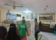 Penyaluran Bantuan Pangan di Ampenan Berjalan Tertib, Polisi Kawal Ketat
