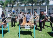 Lombok Barat Bakar Hampir 1 Juta Rokok Ilegal, Asapnya Legal!