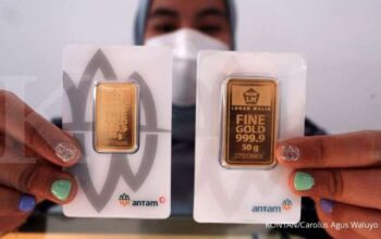 Harga Emas Antam Terjun ke Rp 2,406,000/gram, Peluang “Beli” Makin Terbuka