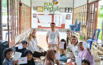 PLN UIW NTB Gandeng Mahasiswa Belanda–Jerman Gelar Literasi Kesehatan untuk Anak di Lombok Timur
