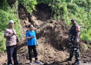 Longsor Hantam Rumah di Gunungsari, Babinsa Gerak Cepat Evakuasi dan Amankan Warga