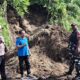 Longsor Hantam Rumah di Gunungsari, Babinsa Gerak Cepat Evakuasi dan Amankan Warga