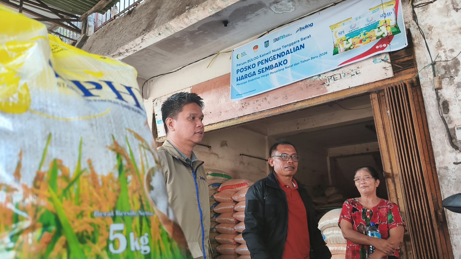 Tak Perlu Panic Buying, Bulog NTB Jamin Stok Beras Aman hingga 43 Bulan