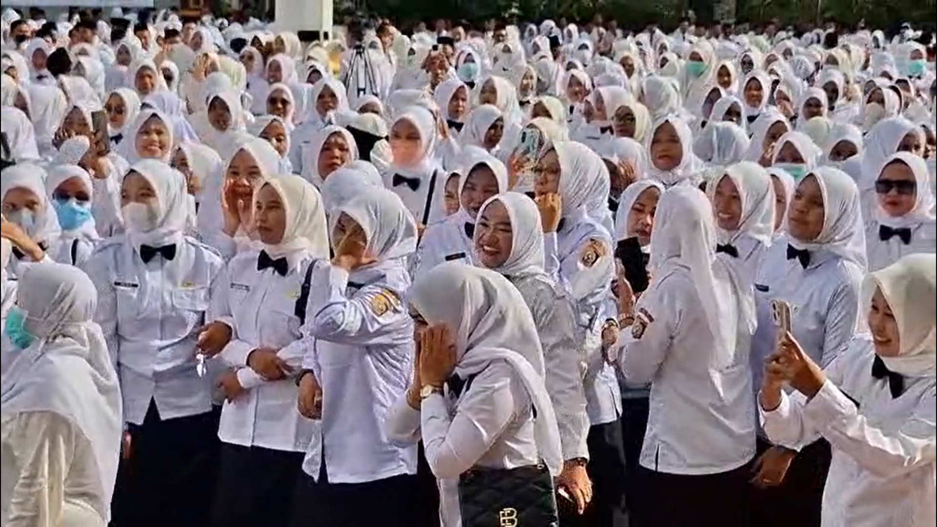 10.899 P3K Paruh Waktu Dilantik di Lombok Timur, Terbanyak di Indonesia