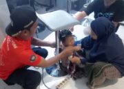 Detik-detik Penyelamatan Balita Terjebak Kursi Besi di Lombok Barat