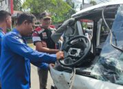 Minibus dan HR-V Adu Jangkrik di Batu Layar, Sopir Alami Patah Kaki