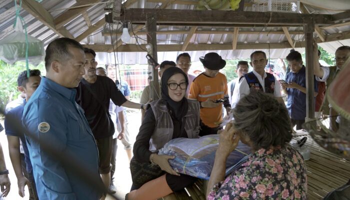 Gubernur NTB Janjikan Rumah Layak & Beasiswa untuk Korban Banjir Lombok Tengah