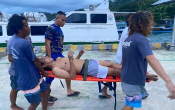 Aksi Sigap Polairud Polda NTB Evakuasi Korban Patah Tulang di Gili Trawangan