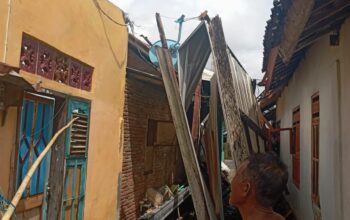 Angin Puting Beliung Terjang Mataram Subuh, Atap Rusunawa Rusak dan Warga Mengungsi